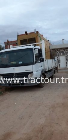 À vendre Camion plateau avec ridelles Mercedes Atego 815 complet