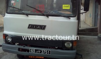 À vendre Camion plateau avec ridelles OM 40 complet