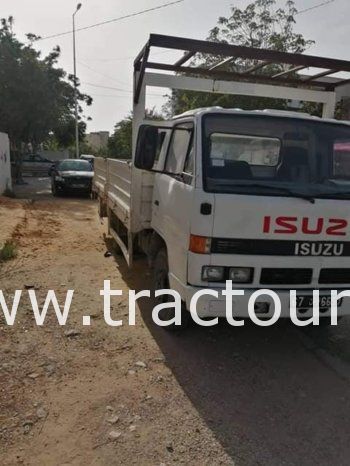 À vendre Camion plateau avec ridelles Isuzu NPR 71 complet