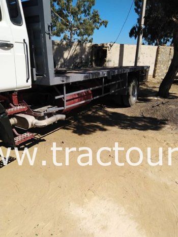 À vendre Camion plateau sans ridelles Renault CLR 230 complet