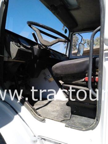 À vendre Camion plateau sans ridelles Renault CLR 230 complet