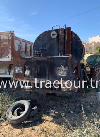 À vendre Camion avec répandeuse à bitume Berliet GR 285 complet