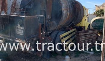 À vendre Camion avec répandeuse à bitume Berliet GR 285 complet