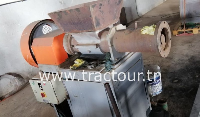 À vendre Extrudeuse à plastique – complet