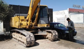À vendre Pelle sur chenilles avec godet Komatsu complet
