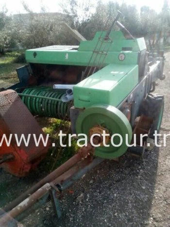 À vendre Presse à moyenne densité Deutz complet