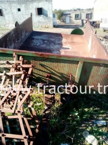 À vendre Semi remorque agricole benne standard – complet