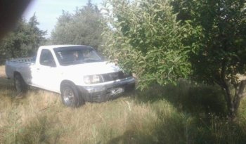 À vendre Camionnette 2 portes avec benne Nissan Navara 2 (D22: 1997 – 2011) complet