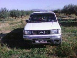 À vendre Camionnette 2 portes avec benne Nissan Navara 2 (D22: 1997 – 2011) complet