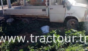À vendre Camion plateau avec ridelles Ford complet