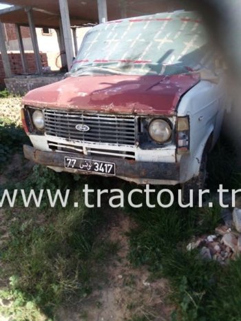 À vendre Camion plateau avec ridelles Ford complet