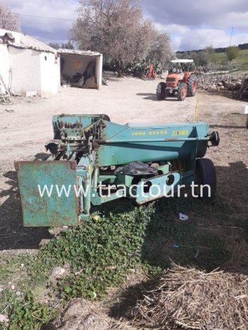 À vendre Presse à moyenne densité John Deere 224WS complet