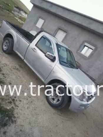À vendre Camionnette 2 portes avec benne Isuzu D-max 2.5 TD complet