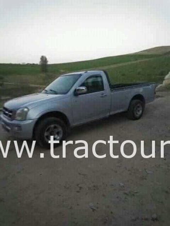 À vendre Camionnette 2 portes avec benne Isuzu D-max 2.5 TD complet