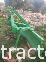 À vendre lame niveleuse pour tracteur complet