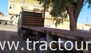 À vendre Camion plateau sans ridelles Renault Major R310 complet