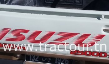 À vendre Camionnette 4 portes avec benne Isuzu Super Faster 2500 injection complet