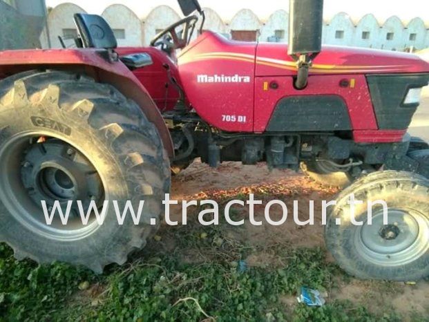 À vendre Tracteur Mahindra 705 DI complet
