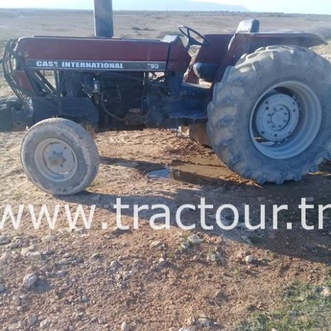 À vendre Tracteur avec matériels Case IH 795 complet