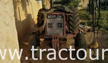À vendre Tracteur International 674 Bon état complet