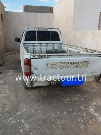 À vendre Camionnette 2 portes avec benne Isuzu D-max 2.5 TD Bon état complet
