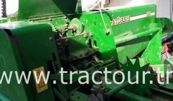 À vendre Presse à moyenne densité John Deere 359 Bon état complet