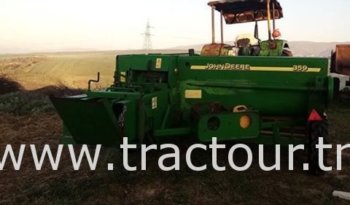 À vendre Presse à moyenne densité John Deere 359 Bon état complet