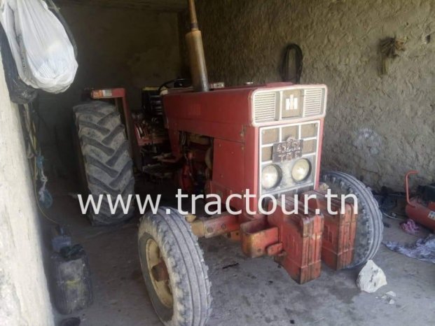 À vendre Tracteur International 784 Bon état complet