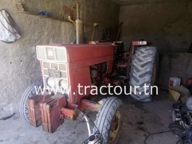 À vendre Tracteur International 784 Bon état complet