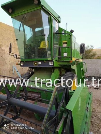 À vendre Moissonneuse batteuse avec cabine John Deere 1157 Neuf en excellent état complet