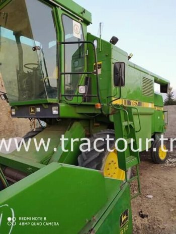 À vendre Moissonneuse batteuse avec cabine John Deere 1157 Neuf en excellent état complet