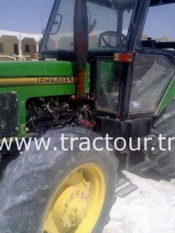 À vendre Tracteur avec cabine John Deere 2300 Bon état complet