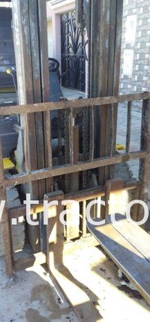 À vendre Chariot élévateur TCM 30 complet