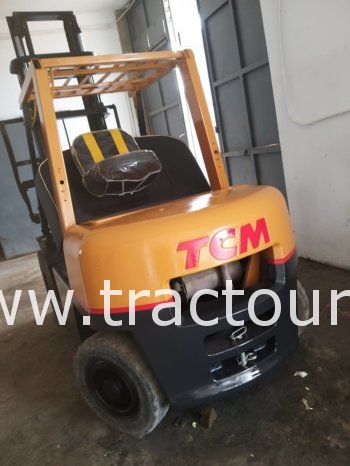À vendre Chariot élévateur diesel TCM 30 Neuf en excellent état complet