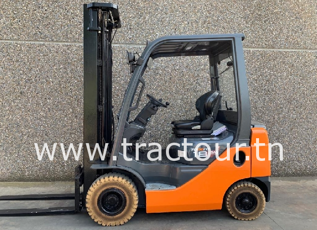 À vendre Chariot élévateur diesel Toyota 02-8FDF18 – 1.8 tonne – Neuf en excellent état complet