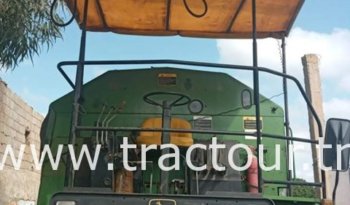 À vendre Moissonneuse batteuse sans cabine John Deere 1157 Bon état complet