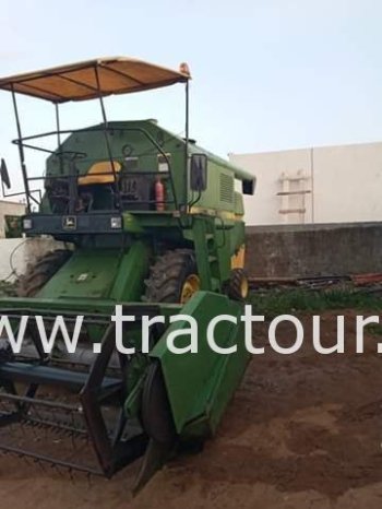 À vendre Moissonneuse batteuse sans cabine John Deere 1157 Bon état complet