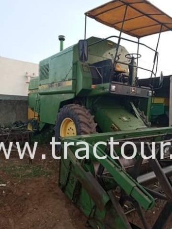 À vendre Moissonneuse batteuse sans cabine John Deere 1157 Bon état complet