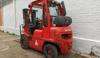 À vendre Chariot élévateur à gaz Nissan 2,5 tonnes complet