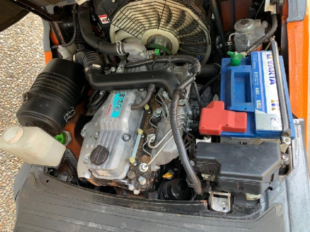 À vendre Chariot élévateur diesel Toyota 02-8FDF18 – 1.8 tonne – Neuf en excellent état complet