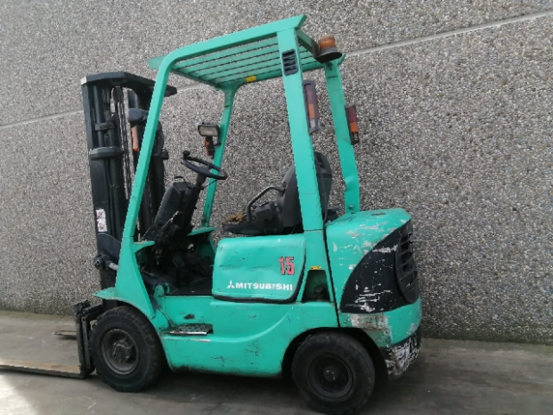 À vendre Chariot élévateur diesel Mitsubishi FD15K 1.5 Tonnes complet