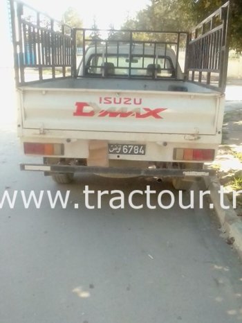 À vendre Camionnette 2 portes avec benne Isuzu D-max Atrous 4×2 Bon état complet