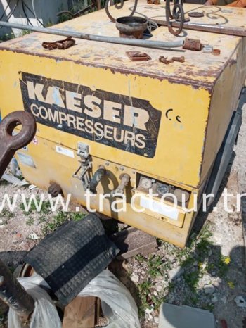 À vendre Compresseur à vis Kaeser M24 Bon état complet