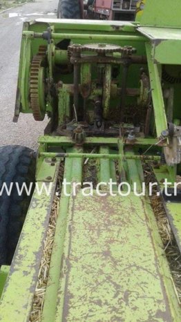 À vendre Presse à paille – Brissa Claas Markant 55 Bon état complet