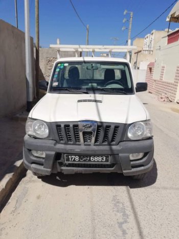 À vendre Camionnette 2 portes avec benne Mahindra Pickup SC (2 portes) Bon état complet