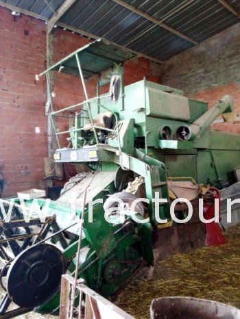 À vendre Moissonneuse batteuse sans cabine John Deere 955 Bon état complet