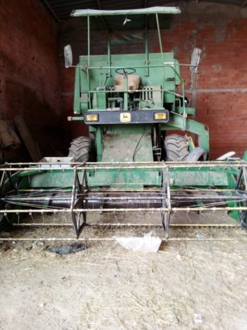 À vendre Moissonneuse batteuse sans cabine John Deere 955 Bon état complet