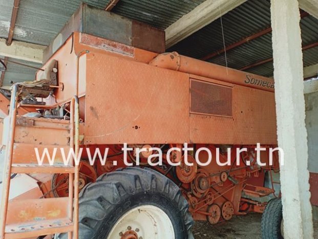 À vendre Moissonneuse batteuse sans cabine Laverda Someca M132 Bon état complet