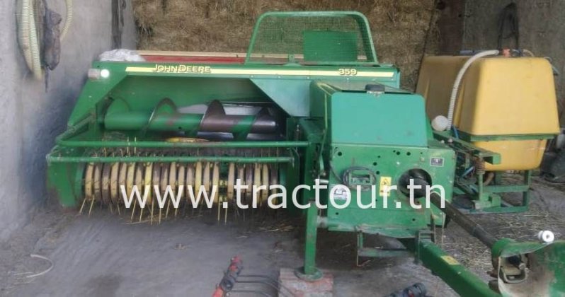 À vendre Presse à paille – Brissa John Deere 359 Neuf en excellent état complet