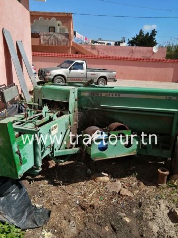 À vendre Presse à paille – Brissa John Deere 342 A Bon état complet